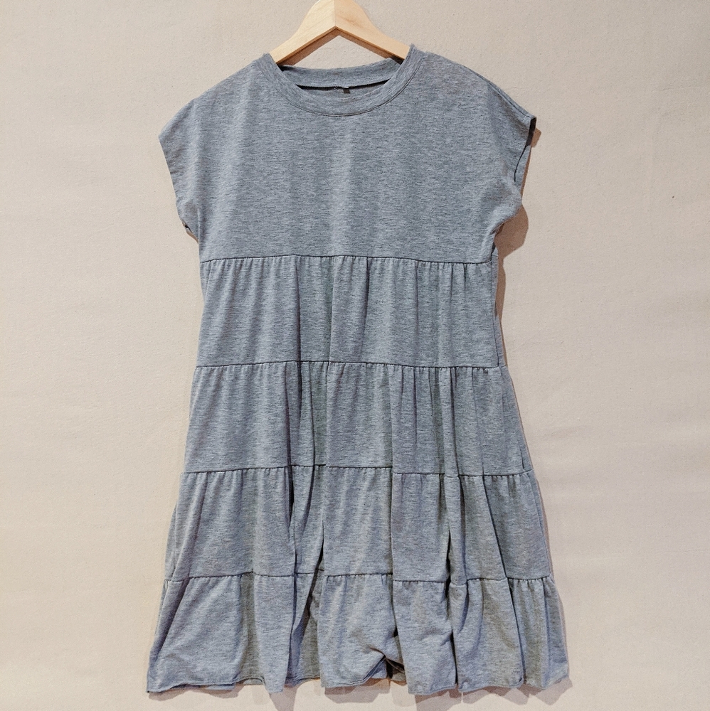 Layered heather gray dress with cap sleeves!